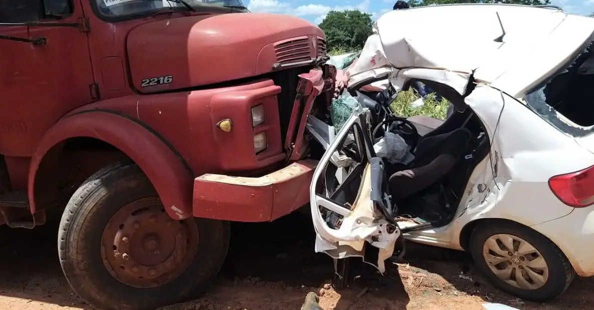 Adolescente sofre acidente de moto em Vicinal Iacri/ Bastos